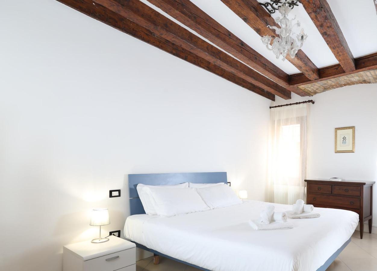 Bricola Biennale Apartments Venetië Buitenkant foto